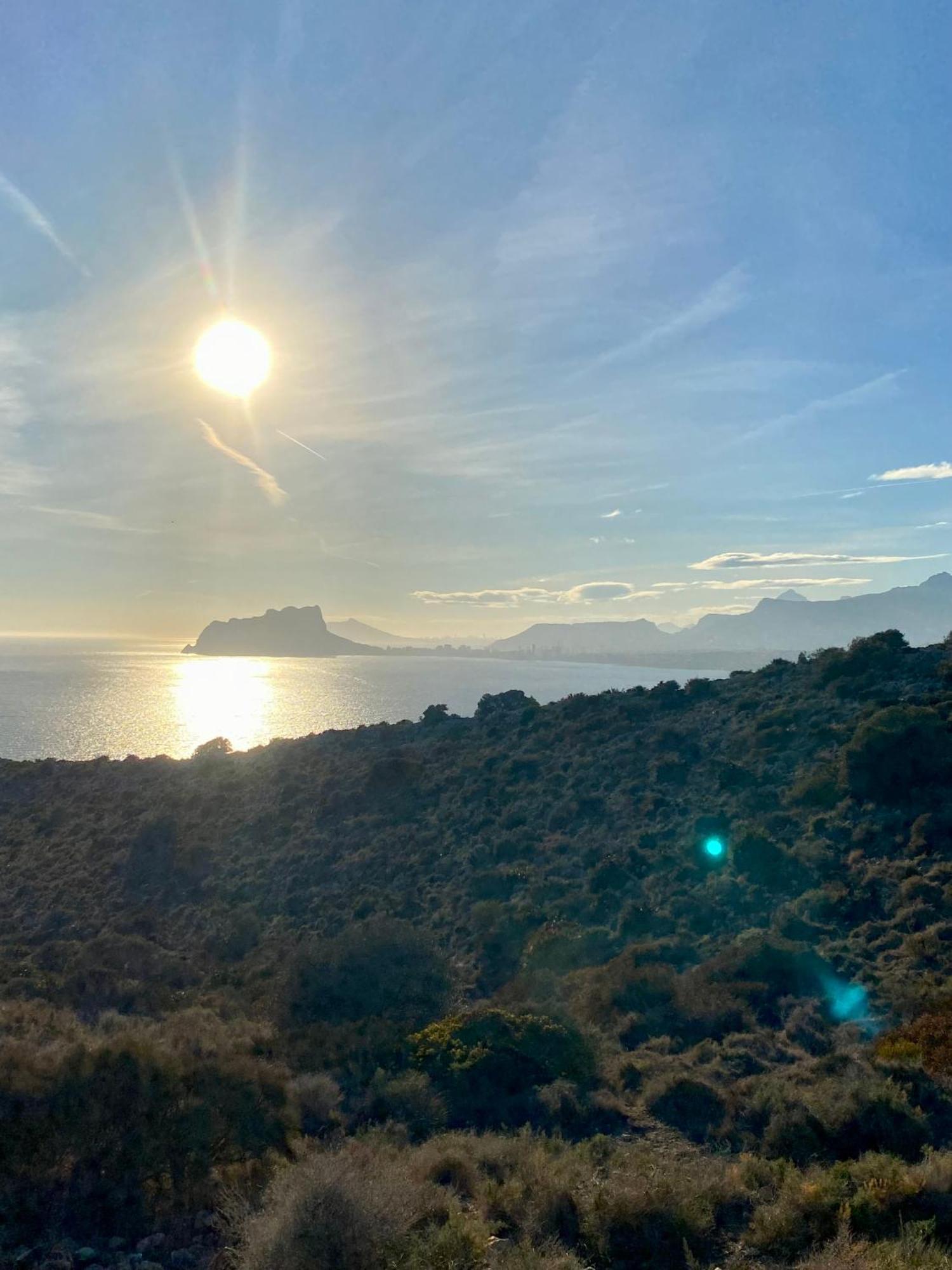 Natalie Calpe Sun 100M To The Beach Center Bagian luar foto