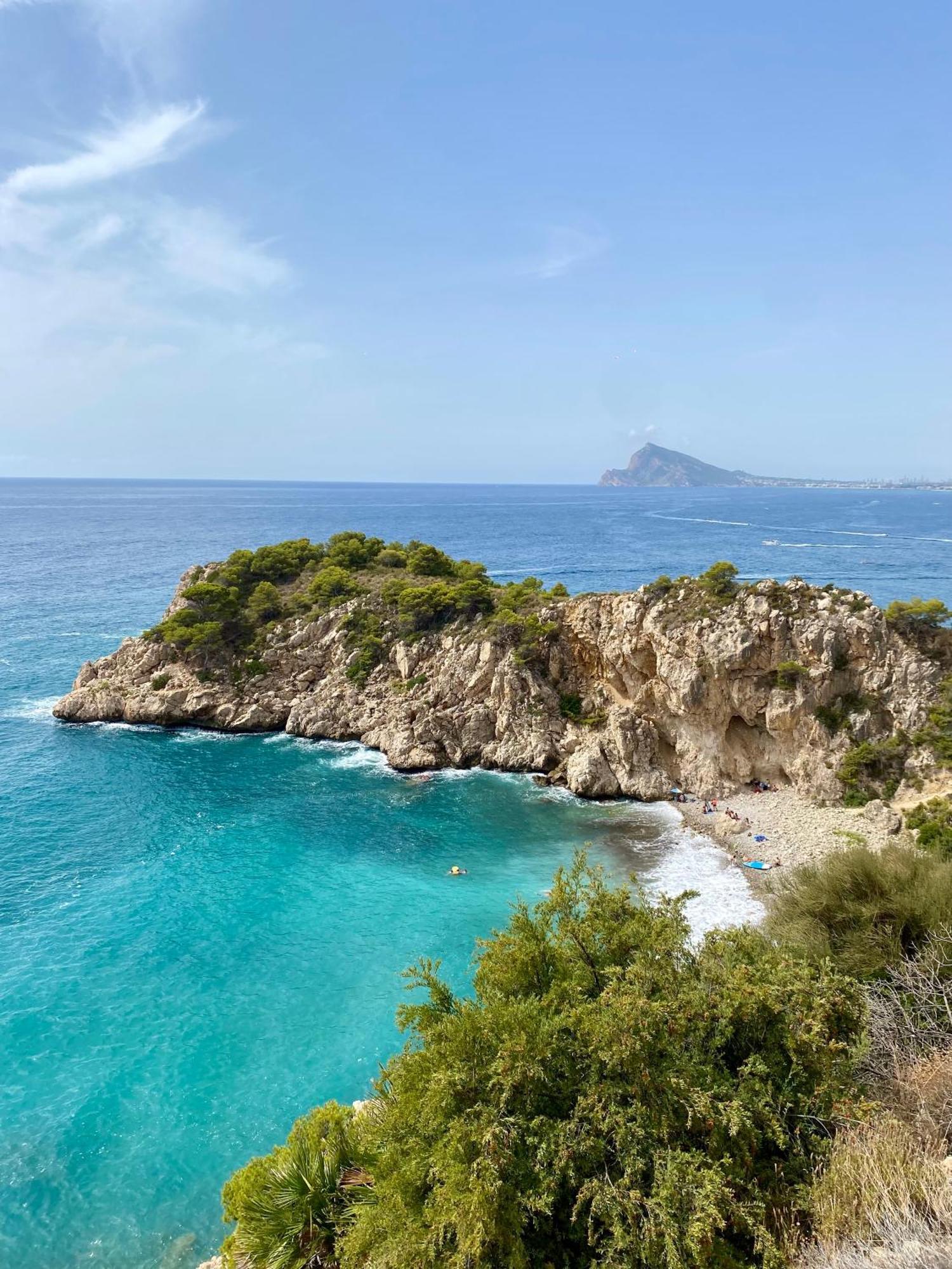 Natalie Calpe Sun 100M To The Beach Center Bagian luar foto